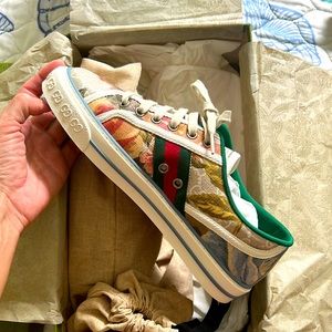 Gucci floral sneakers new collection size 37 NWT